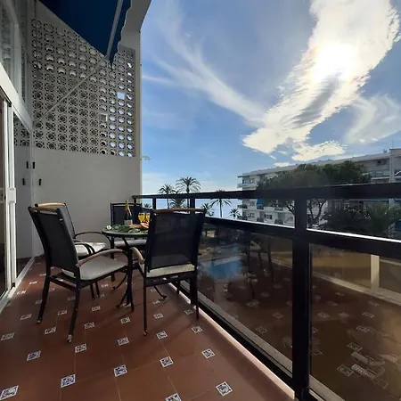 Skol 208a First Line West Facing Duplex شقة ماربيا