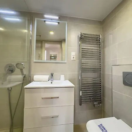 Skol 208a First Line West Facing Duplex *