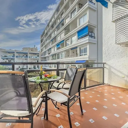 Skol 208a First Line West Facing Duplex شقة