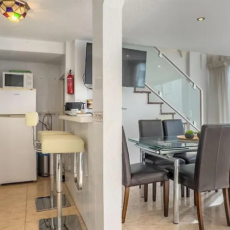 Skol 208a First Line West Facing Duplex *